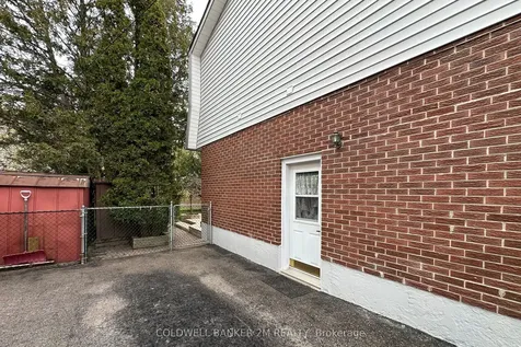 315 Durham Court Oshawa ON L1J 5R5