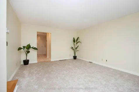 315 Durham Court Oshawa ON L1J 5R5