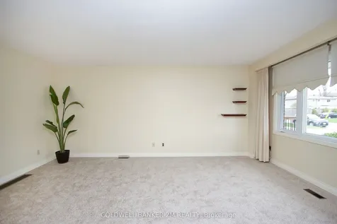 315 Durham Court Oshawa ON L1J 5R5