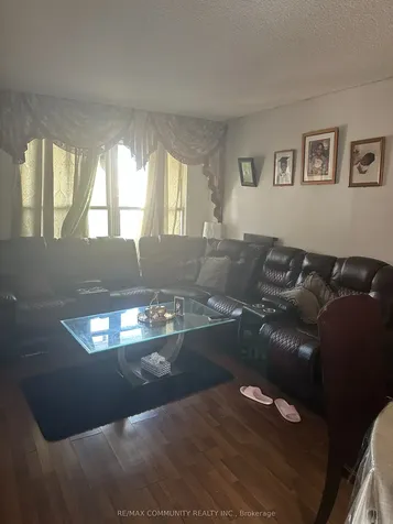 53 Lady Bower Crescent Toronto ON M1B 4R3
