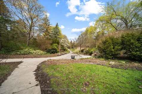 122 Glen Manor Drive Toronto ON M4E 2X6