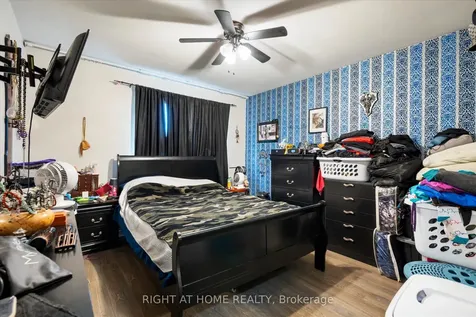 606 Lansdowne Drive Oshawa ON L1G 1W4