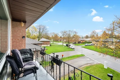 606 Lansdowne Drive Oshawa ON L1G 1W4