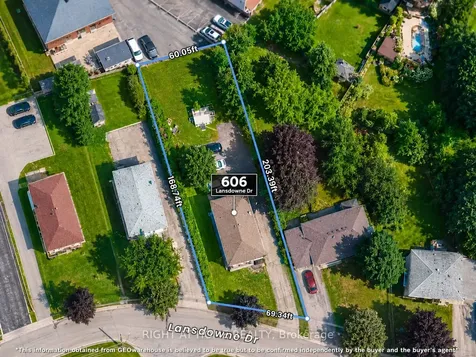 606 Lansdowne Drive Oshawa ON L1G 1W4