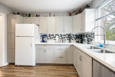 606 Lansdowne Drive Oshawa ON L1G 1W4