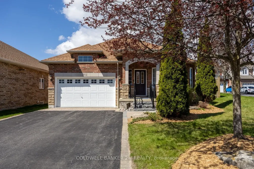 1904 Clearwater Court Oshawa ON L1K 2Z6