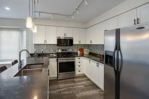 1904 Clearwater Court Oshawa ON L1K 2Z6