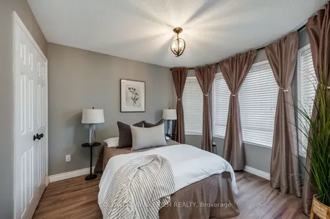 1904 Clearwater Court Oshawa ON L1K 2Z6