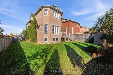 115 Southfield Avenue Clarington ON L1E 3K1