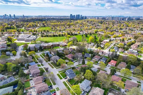 85 Shellamwood Trail Toronto ON M1S 2M9