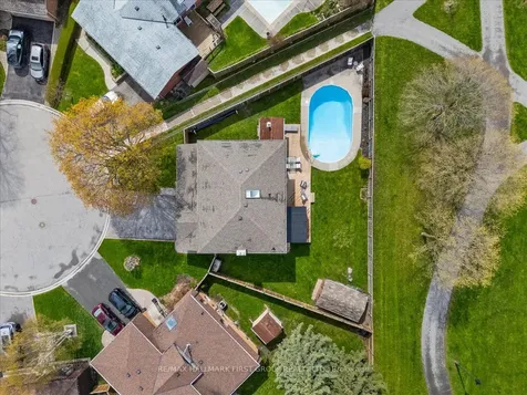 28 Heda Court Whitby ON L1N 5Y8