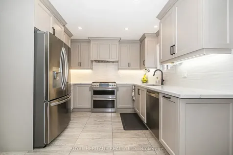 525 Sundown Crescent Pickering ON L1V 6A8