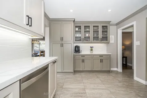 525 Sundown Crescent Pickering ON L1V 6A8