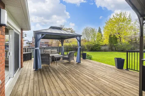 525 Sundown Crescent Pickering ON L1V 6A8