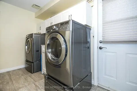 525 Sundown Crescent Pickering ON L1V 6A8