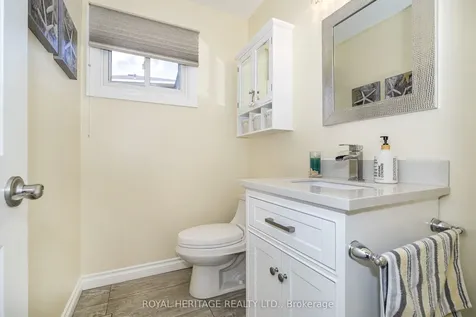 525 Sundown Crescent Pickering ON L1V 6A8