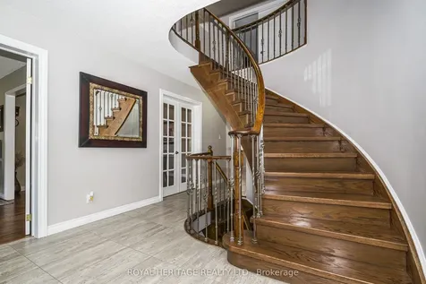525 Sundown Crescent Pickering ON L1V 6A8