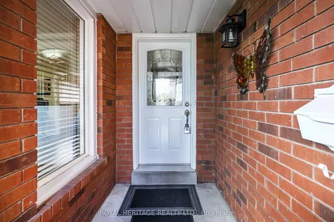 525 Sundown Crescent Pickering ON L1V 6A8