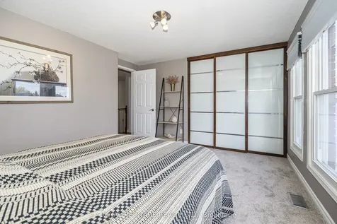 525 Sundown Crescent Pickering ON L1V 6A8