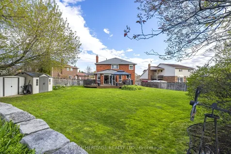 525 Sundown Crescent Pickering ON L1V 6A8