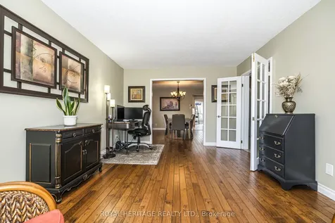 525 Sundown Crescent Pickering ON L1V 6A8