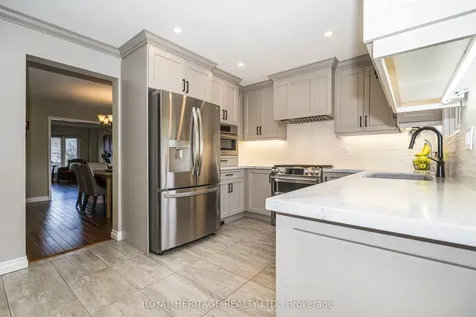 525 Sundown Crescent Pickering ON L1V 6A8