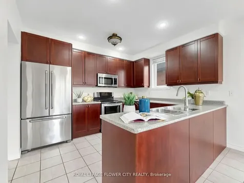 2 Don Morris Court Clarington ON L1C 5P7