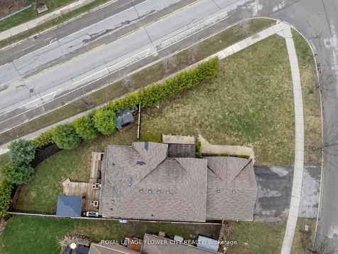 2 Don Morris Court Clarington ON L1C 5P7