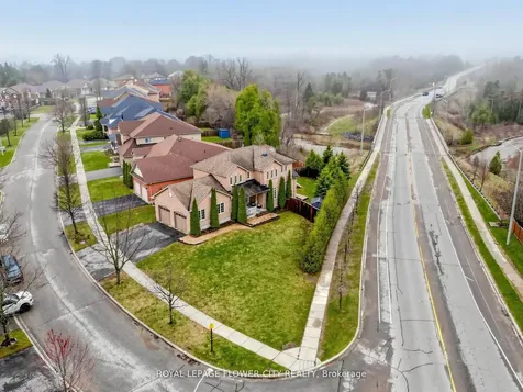 2 Don Morris Court Clarington ON L1C 5P7