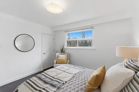 20 Ravenview Drive Toronto ON M1E 3M1