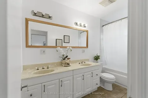 20 Ravenview Drive Toronto ON M1E 3M1