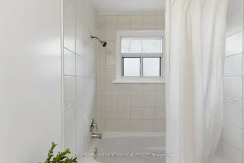 20 Ravenview Drive Toronto ON M1E 3M1