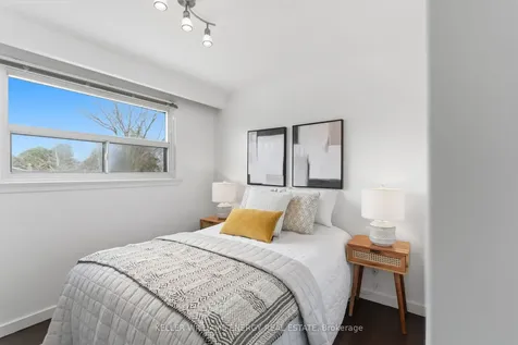 20 Ravenview Drive Toronto ON M1E 3M1