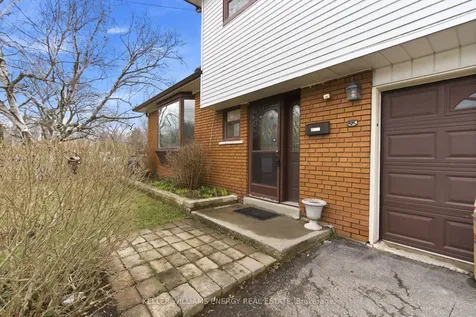 20 Ravenview Drive Toronto ON M1E 3M1
