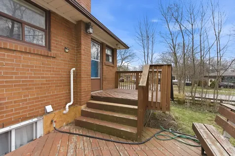 20 Ravenview Drive Toronto ON M1E 3M1