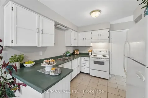 1360 Sunnybrae Crescent Oshawa ON L1H 8E5