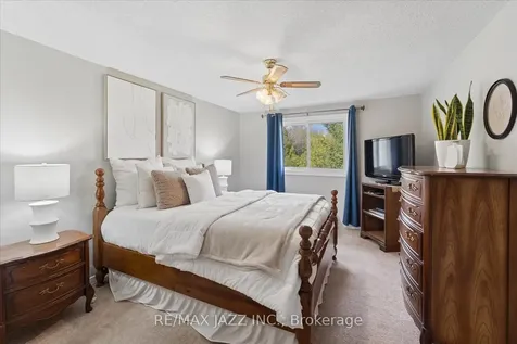 1360 Sunnybrae Crescent Oshawa ON L1H 8E5