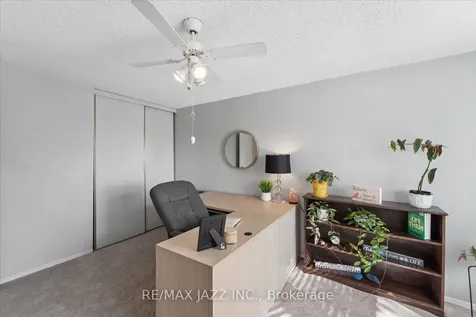 1360 Sunnybrae Crescent Oshawa ON L1H 8E5