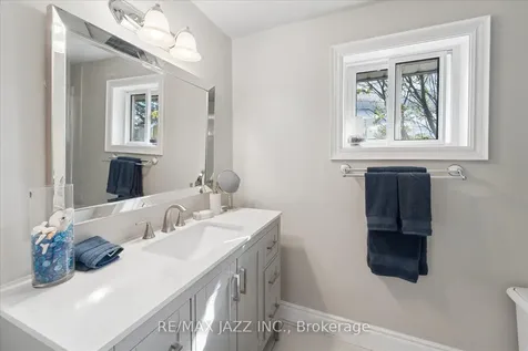 1360 Sunnybrae Crescent Oshawa ON L1H 8E5