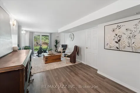 1360 Sunnybrae Crescent Oshawa ON L1H 8E5