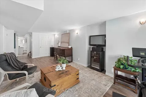 1360 Sunnybrae Crescent Oshawa ON L1H 8E5