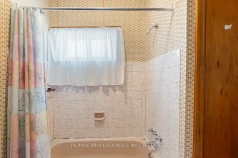 328 Donlands Avenue Toronto ON M4J 3R9