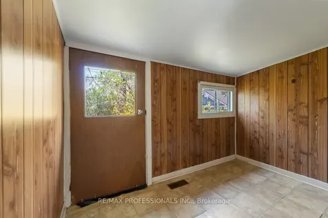 328 Donlands Avenue Toronto ON M4J 3R9