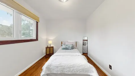 63 Lawson Road Toronto ON M1C 2J1