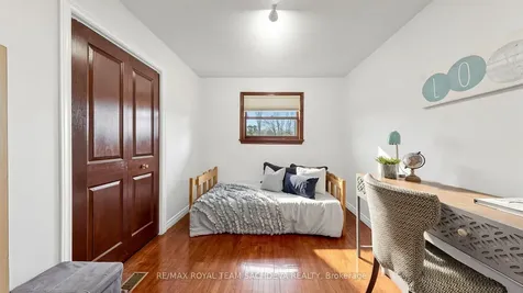 63 Lawson Road Toronto ON M1C 2J1