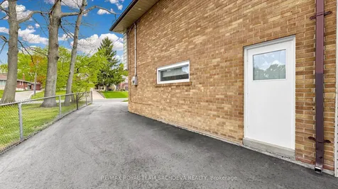 63 Lawson Road Toronto ON M1C 2J1