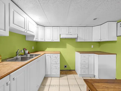 20 Glasgow Avenue Toronto ON M1K 1C1
