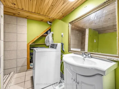 20 Glasgow Avenue Toronto ON M1K 1C1