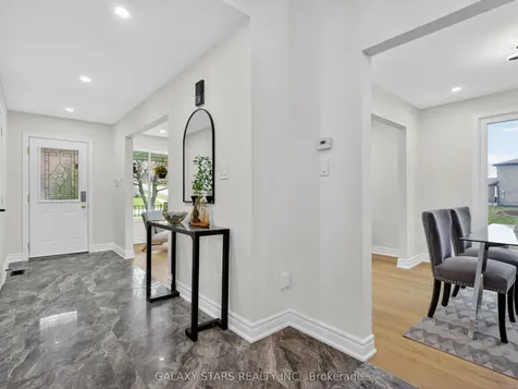 330 Cumberland Court Oshawa ON L1H 8E7