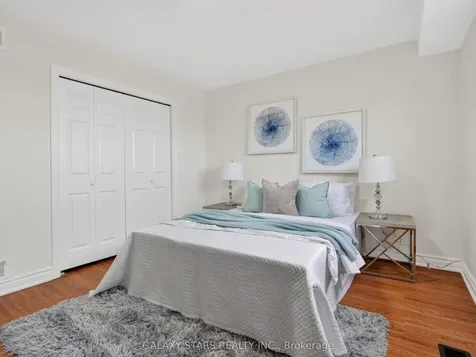330 Cumberland Court Oshawa ON L1H 8E7